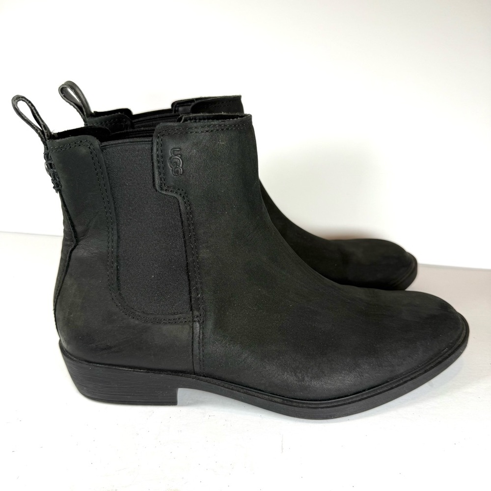 UGG Boots Women’s Emmeth Black Chelsea Ankle Boots with Elastic Panels Size 10